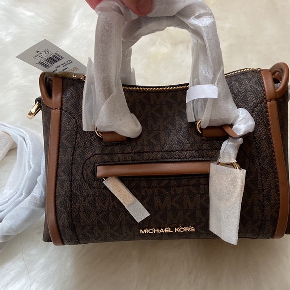 NWT Michael Kors Carine Extra-Small Logo Satchel Crossbody Bag Brown. - Picture 2 of 4